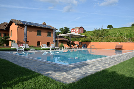 View of the pool and the &quot;Grapes&quot; apartment.